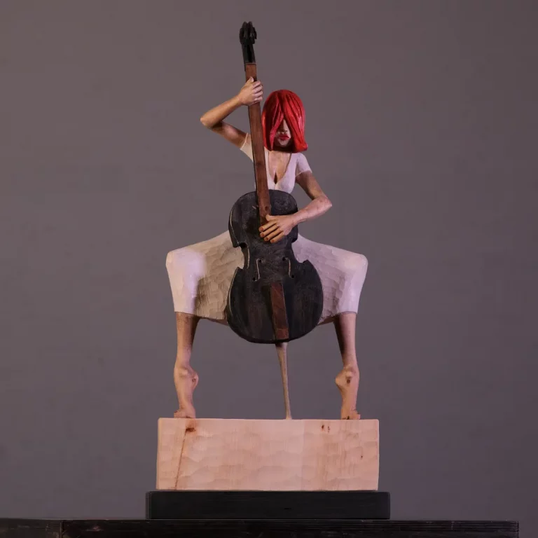 Stefan Neidhardt's Cello sculpture