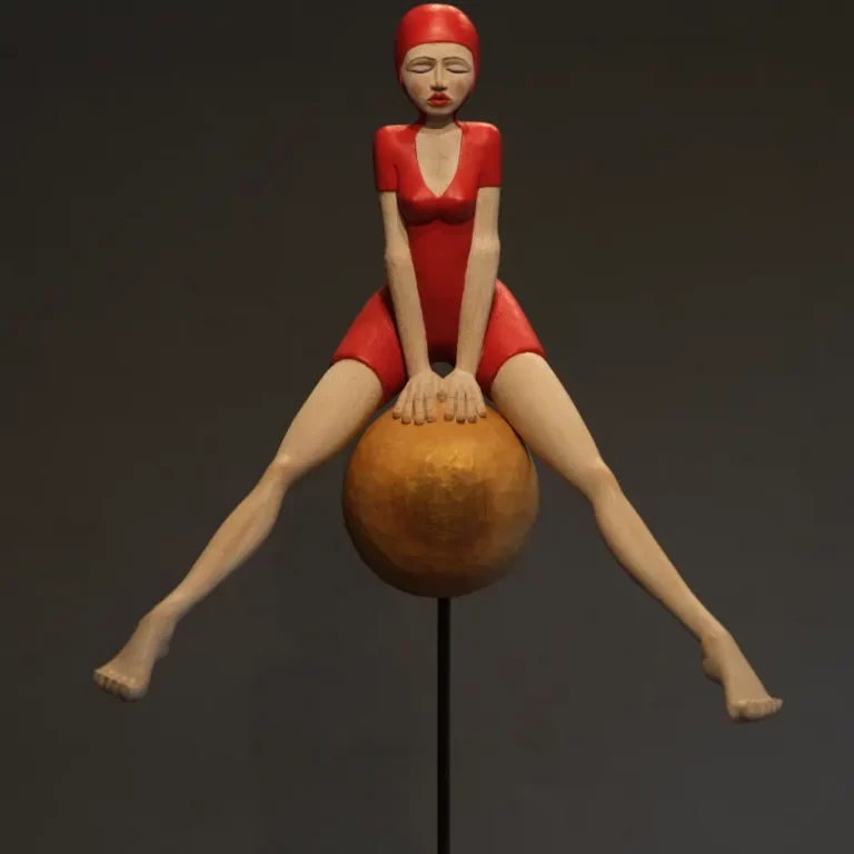 Stefan Neidhardt's Georgette Limewood Sculpture